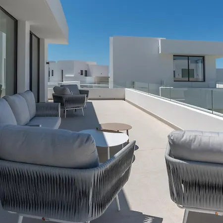 Apartment New Sunny 4 Bdrm W Pool, Close To The Marbella