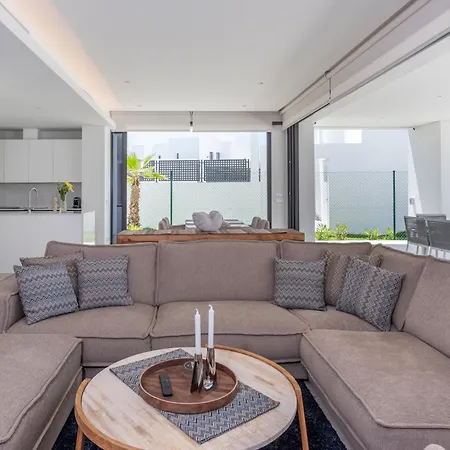 New Sunny 4 Bdrm W Pool, Close To The Apartment Marbella
