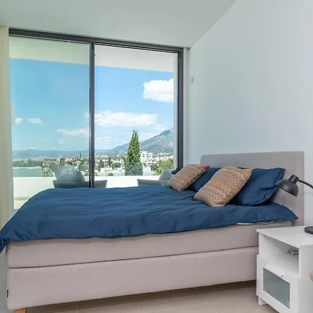 New Sunny 4 Bdrm W Pool, Close To The Marbella