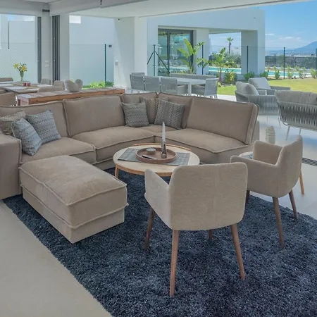New Sunny 4 Bdrm W Pool, Close To The Apartment Marbella