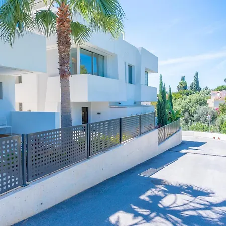 Apartment New Sunny 4 Bdrm W Pool, Close To The