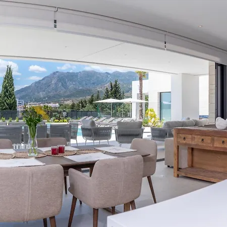 Apartment New Sunny 4 Bdrm W Pool, Close To The Marbella
